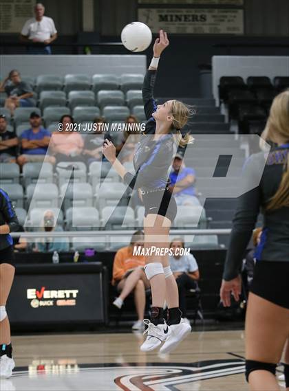 Thumbnail 3 in Sheridan @ Bauxite photogallery.