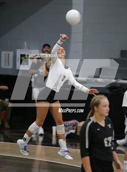 Thumbnail 1 in Sheridan @ Bauxite photogallery.