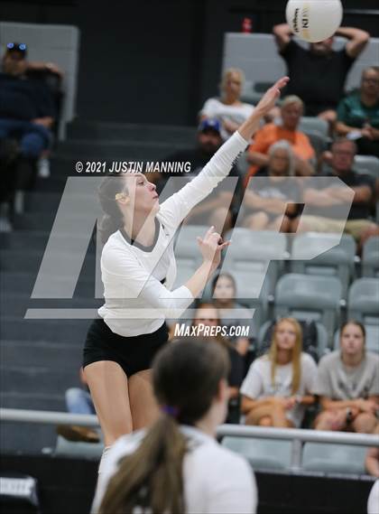 Thumbnail 2 in Sheridan @ Bauxite photogallery.