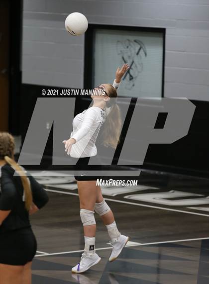 Thumbnail 1 in Sheridan @ Bauxite photogallery.