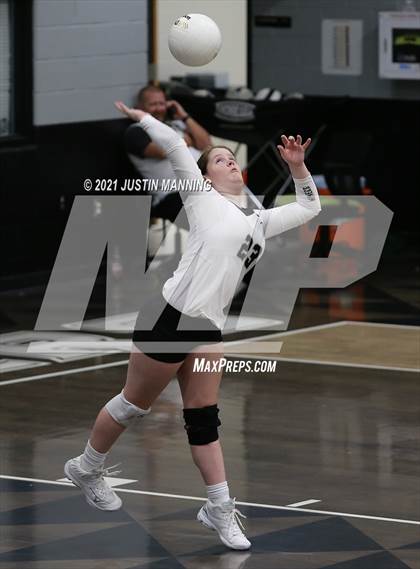 Thumbnail 3 in Sheridan @ Bauxite photogallery.