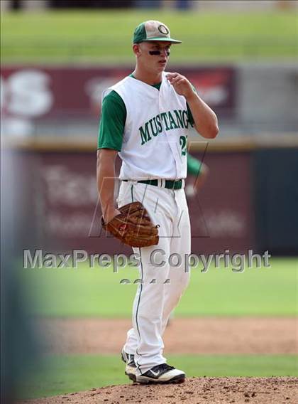 Thumbnail 2 in Blue Ridge vs. Overton (UIL 1A State Semifinal) photogallery.