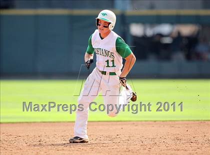 Thumbnail 3 in Blue Ridge vs. Overton (UIL 1A State Semifinal) photogallery.