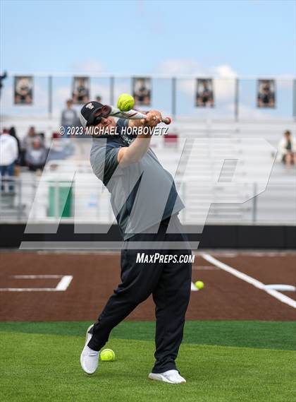 Thumbnail 1 in The Colony vs. Heritage (UIL 5A Bi-district) photogallery.