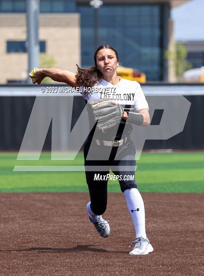 Thumbnail 2 in The Colony vs. Heritage (UIL 5A Bi-district) photogallery.