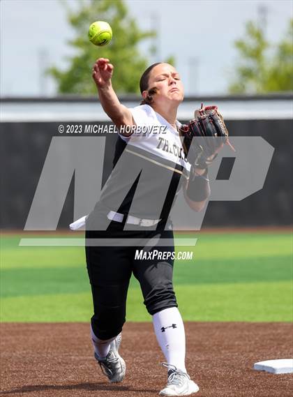 Thumbnail 3 in The Colony vs. Heritage (UIL 5A Bi-district) photogallery.