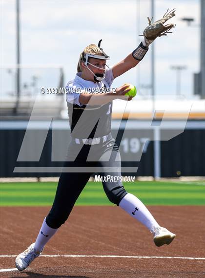 Thumbnail 3 in The Colony vs. Heritage (UIL 5A Bi-district) photogallery.