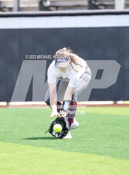 Thumbnail 3 in The Colony vs. Heritage (UIL 5A Bi-district) photogallery.