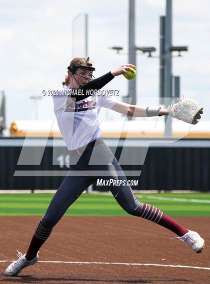 Thumbnail 2 in The Colony vs. Heritage (UIL 5A Bi-district) photogallery.