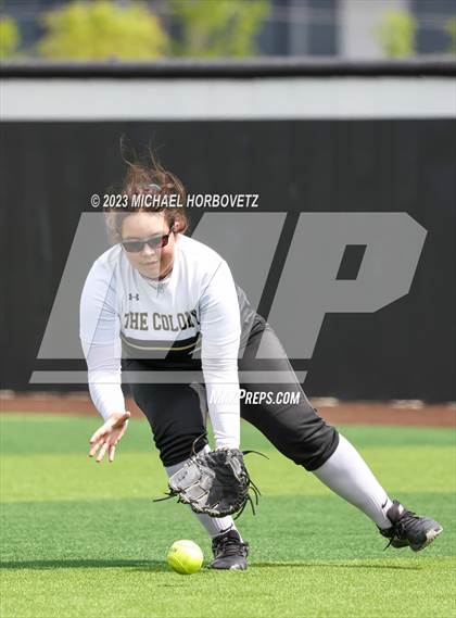 Thumbnail 2 in The Colony vs. Heritage (UIL 5A Bi-district) photogallery.
