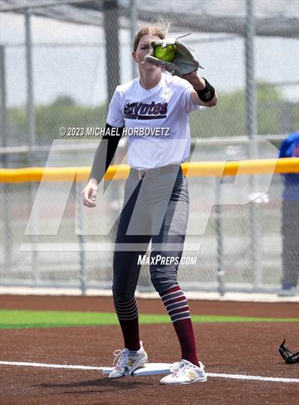 Thumbnail 2 in The Colony vs. Heritage (UIL 5A Bi-district) photogallery.