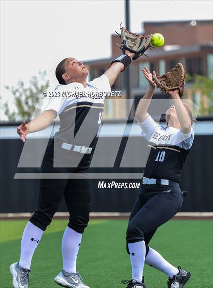 Thumbnail 2 in The Colony vs. Heritage (UIL 5A Bi-district) photogallery.