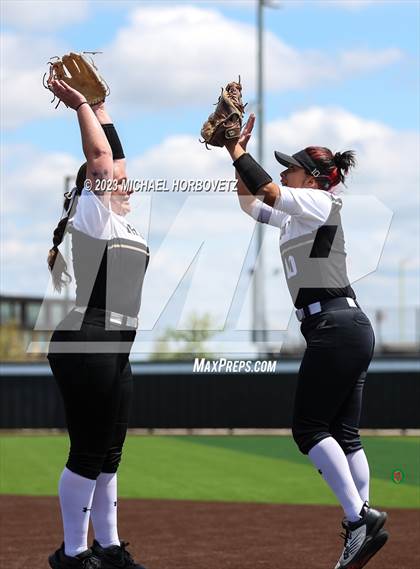 Thumbnail 2 in The Colony vs. Heritage (UIL 5A Bi-district) photogallery.