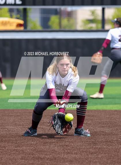 Thumbnail 3 in The Colony vs. Heritage (UIL 5A Bi-district) photogallery.