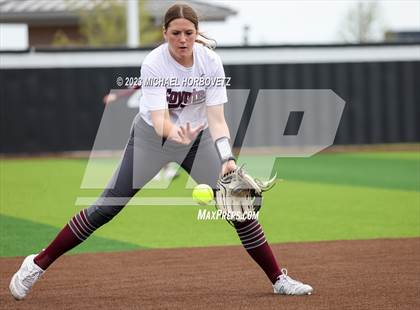 Thumbnail 3 in The Colony vs. Heritage (UIL 5A Bi-district) photogallery.