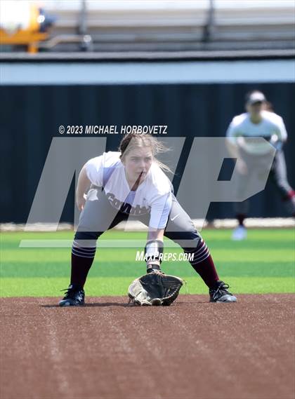 Thumbnail 3 in The Colony vs. Heritage (UIL 5A Bi-district) photogallery.
