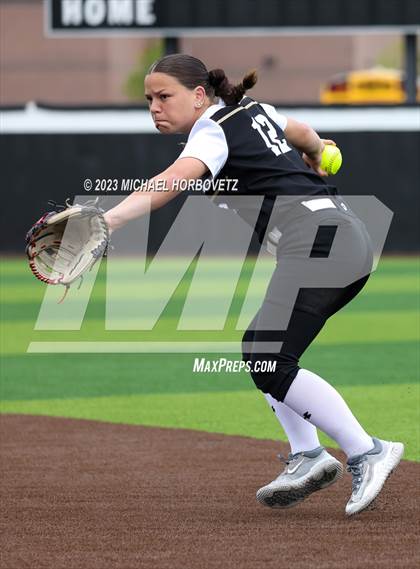 Thumbnail 1 in The Colony vs. Heritage (UIL 5A Bi-district) photogallery.