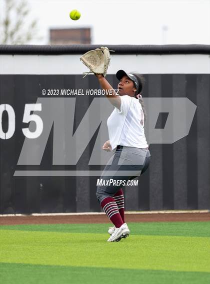 Thumbnail 2 in The Colony vs. Heritage (UIL 5A Bi-district) photogallery.