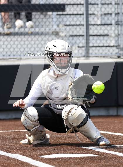 Thumbnail 3 in The Colony vs. Heritage (UIL 5A Bi-district) photogallery.