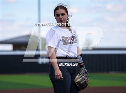 Thumbnail 2 in The Colony vs. Heritage (UIL 5A Bi-district) photogallery.