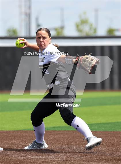 Thumbnail 1 in The Colony vs. Heritage (UIL 5A Bi-district) photogallery.