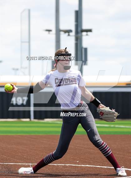 Thumbnail 2 in The Colony vs. Heritage (UIL 5A Bi-district) photogallery.
