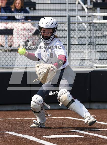 Thumbnail 1 in The Colony vs. Heritage (UIL 5A Bi-district) photogallery.