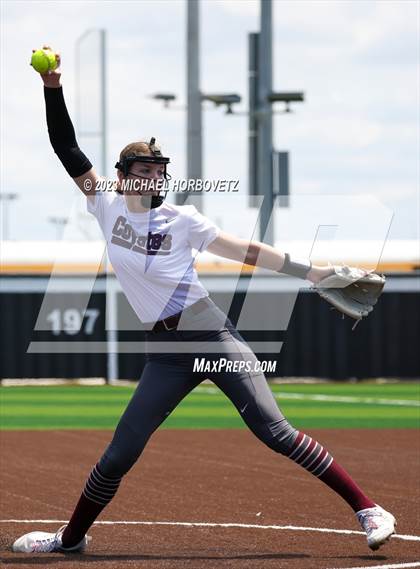 Thumbnail 1 in The Colony vs. Heritage (UIL 5A Bi-district) photogallery.
