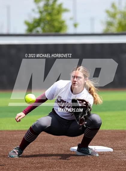 Thumbnail 1 in The Colony vs. Heritage (UIL 5A Bi-district) photogallery.