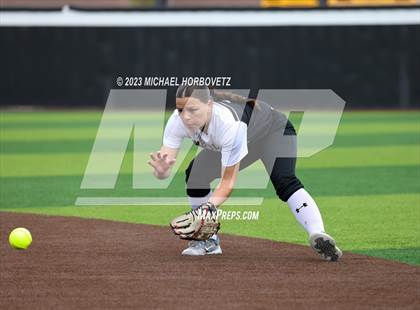 Thumbnail 3 in The Colony vs. Heritage (UIL 5A Bi-district) photogallery.