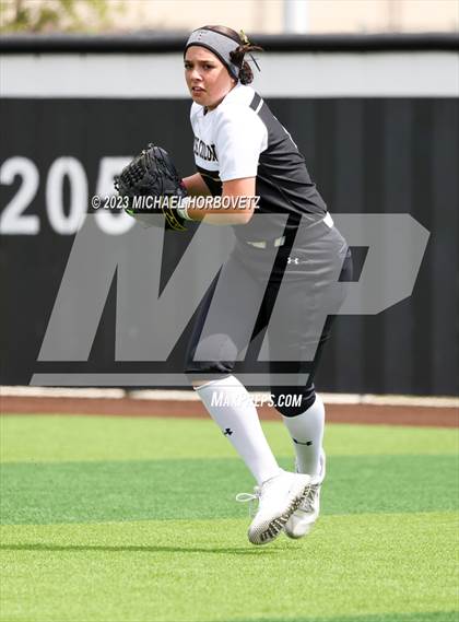 Thumbnail 3 in The Colony vs. Heritage (UIL 5A Bi-district) photogallery.