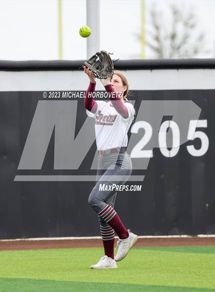Thumbnail 3 in The Colony vs. Heritage (UIL 5A Bi-district) photogallery.