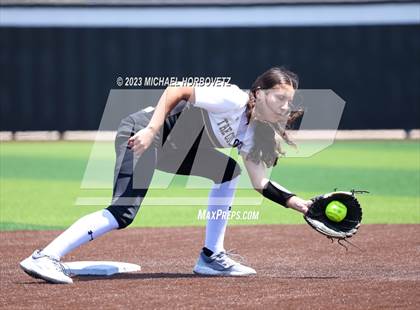 Thumbnail 2 in The Colony vs. Heritage (UIL 5A Bi-district) photogallery.