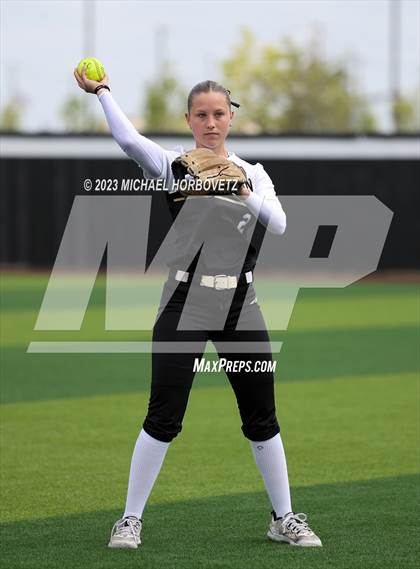 Thumbnail 2 in The Colony vs. Heritage (UIL 5A Bi-district) photogallery.