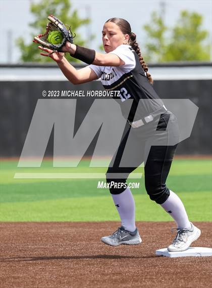 Thumbnail 2 in The Colony vs. Heritage (UIL 5A Bi-district) photogallery.