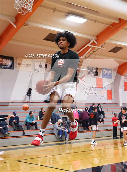 Thumbnail 2 in Enochs vs Roseville (Tiger Classic) photogallery.