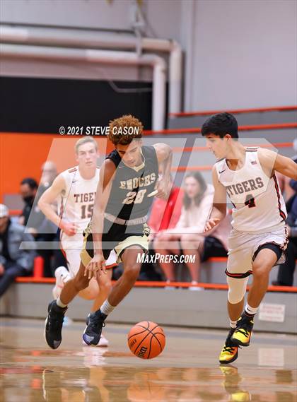 Thumbnail 2 in Enochs vs Roseville (Tiger Classic) photogallery.