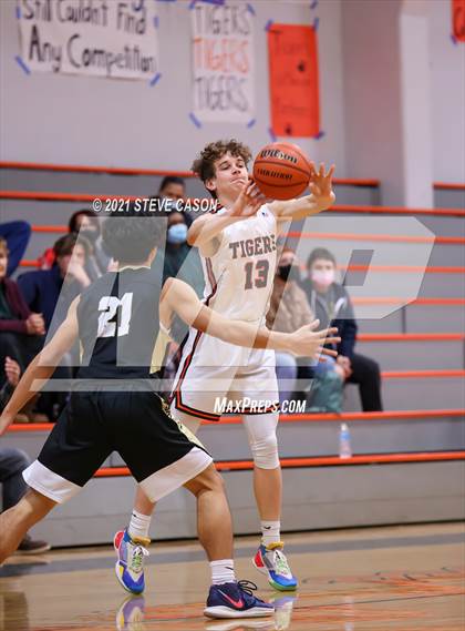 Thumbnail 1 in Enochs vs Roseville (Tiger Classic) photogallery.