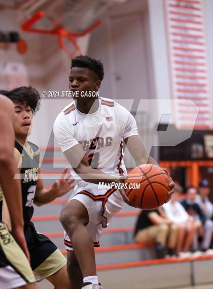 Thumbnail 3 in Enochs vs Roseville (Tiger Classic) photogallery.