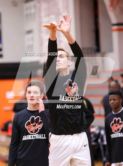 Thumbnail 1 in Enochs vs Roseville (Tiger Classic) photogallery.