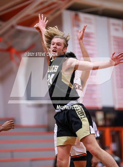 Thumbnail 2 in Enochs vs Roseville (Tiger Classic) photogallery.
