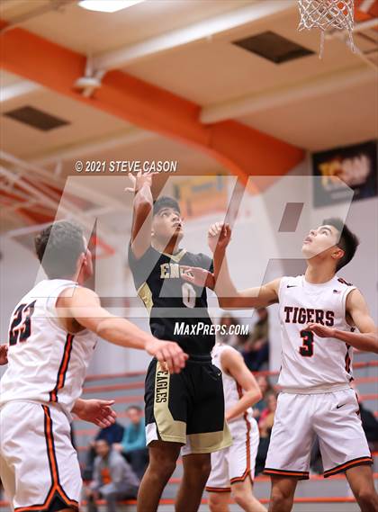 Thumbnail 2 in Enochs vs Roseville (Tiger Classic) photogallery.