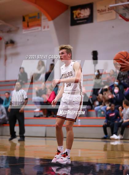Thumbnail 2 in Enochs vs Roseville (Tiger Classic) photogallery.