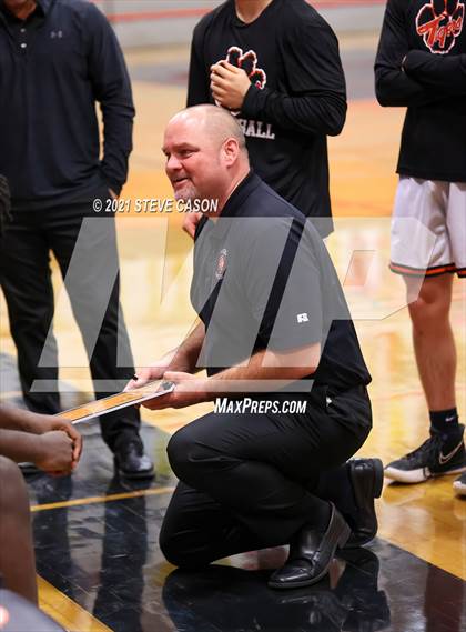 Thumbnail 3 in Enochs vs Roseville (Tiger Classic) photogallery.