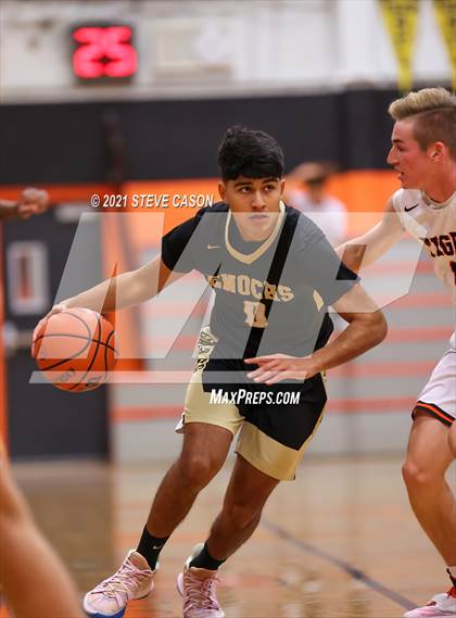 Thumbnail 3 in Enochs vs Roseville (Tiger Classic) photogallery.