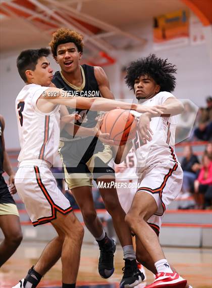Thumbnail 3 in Enochs vs Roseville (Tiger Classic) photogallery.