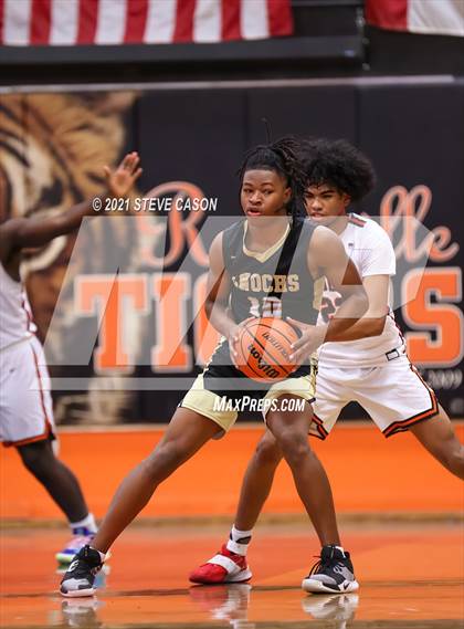 Thumbnail 3 in Enochs vs Roseville (Tiger Classic) photogallery.