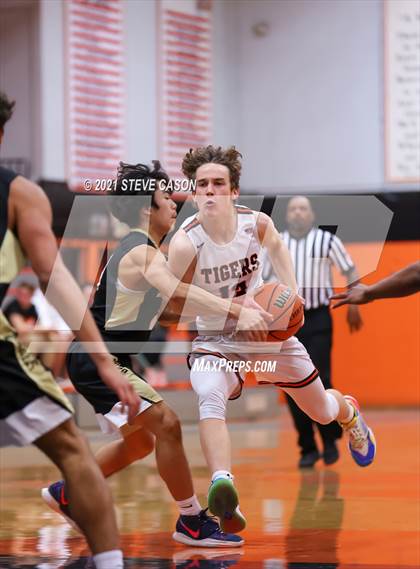 Thumbnail 2 in Enochs vs Roseville (Tiger Classic) photogallery.