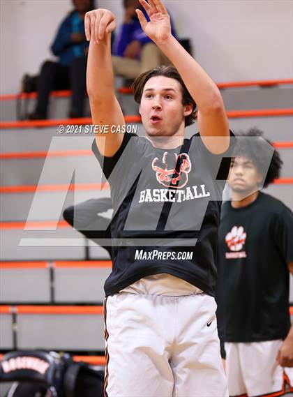 Thumbnail 2 in Enochs vs Roseville (Tiger Classic) photogallery.