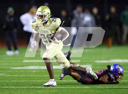 Thumbnail 2 in Long Beach Poly vs. Serra photogallery.